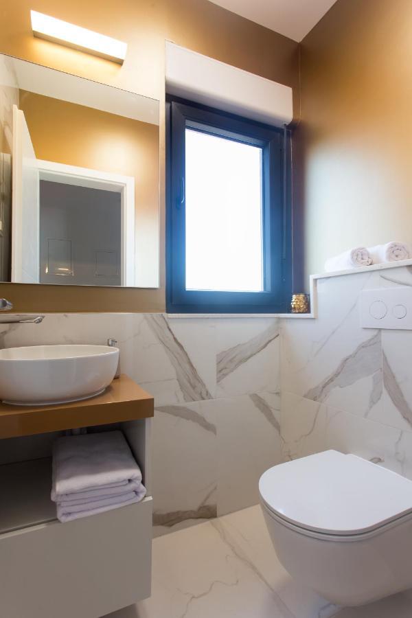 Beachfront House Olbia With Private Parking Trogir Ngoại thất bức ảnh